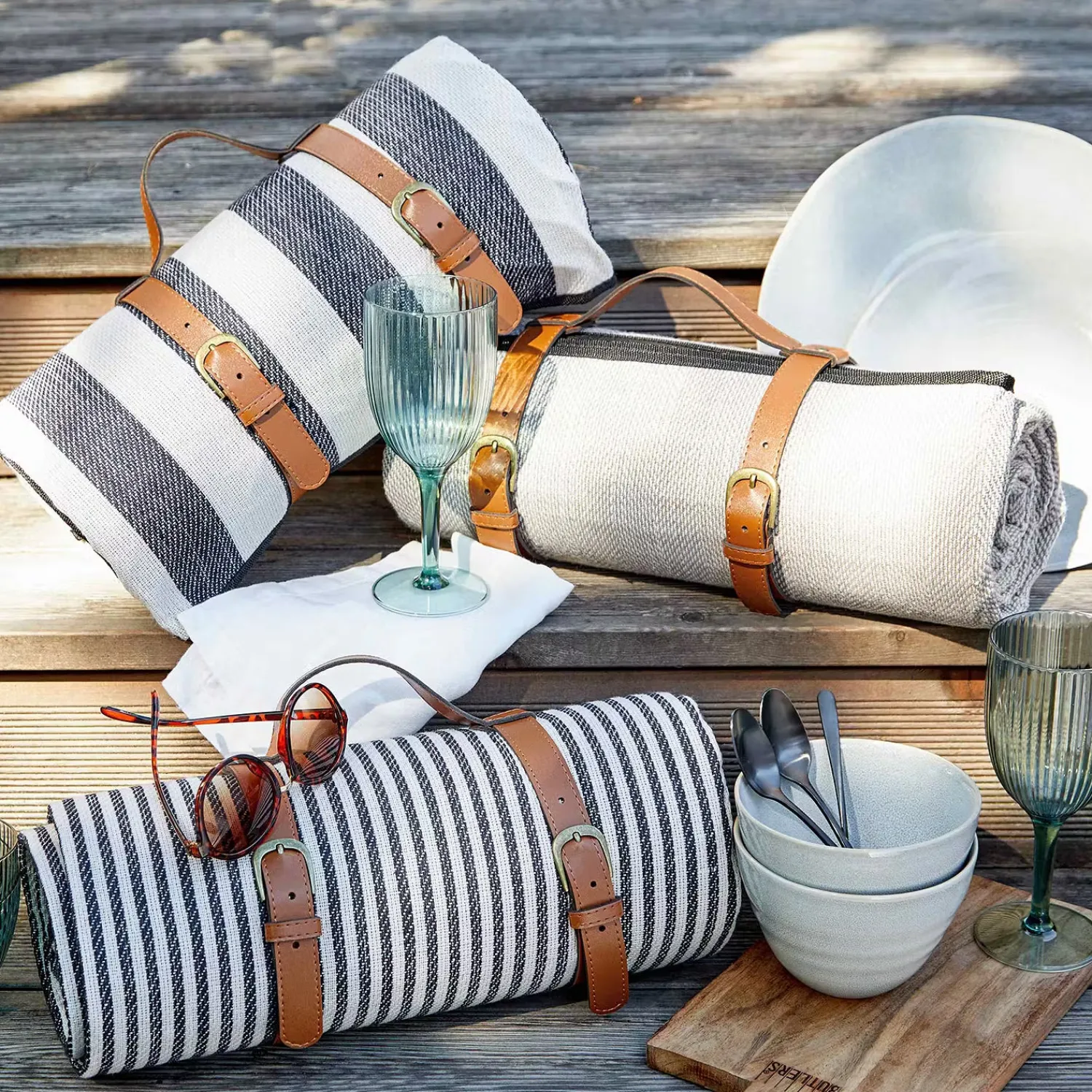 Butlers Kissen & Decken-WANDERLUST Picknickdecke Streifen